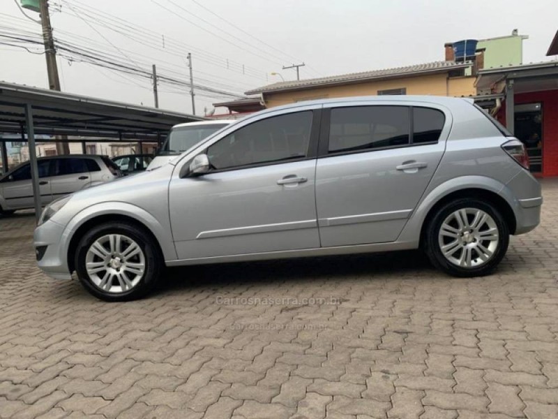 VECTRA 2.0 SFI GT HATCH 8V FLEX 4P MANUAL - 2010 - CAXIAS DO SUL