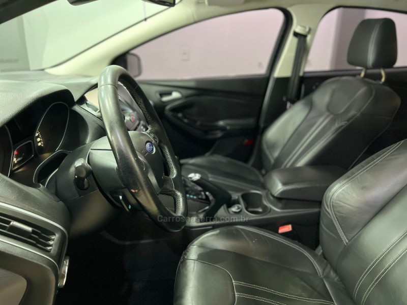 FOCUS 2.0 TITANIUM 16V FLEX 4P AUTOMÁTICO - 2014 - NOVO HAMBURGO
