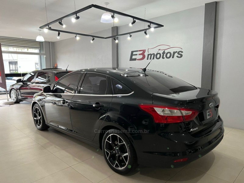 FOCUS 2.0 TITANIUM 16V FLEX 4P AUTOMÁTICO - 2014 - NOVO HAMBURGO