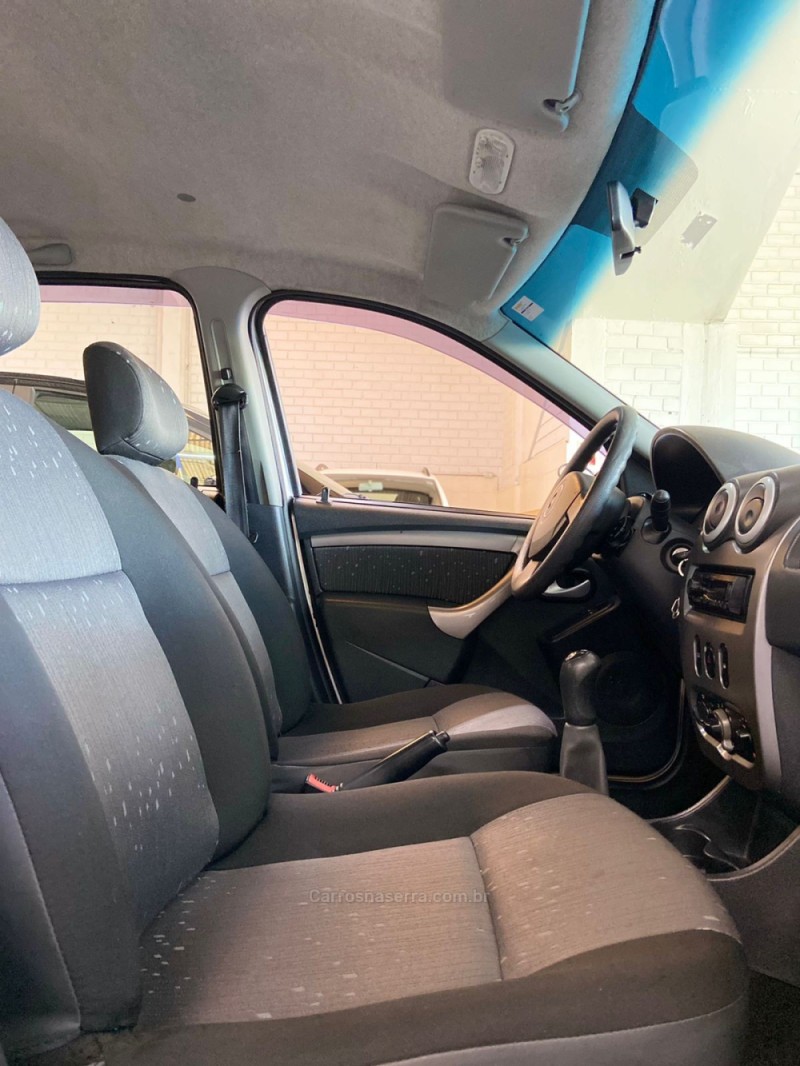 LOGAN 1.6 EXPRESSION 8V HI-FLEX 4P MANUAL - 2011 - NOVO HAMBURGO