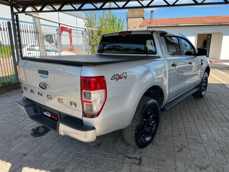 RANGER 3.2 XLT 4X4 CD 20V DIESEL 4P AUTOMÁTICO - 2013 - SãO SEBASTIãO DO CAí
