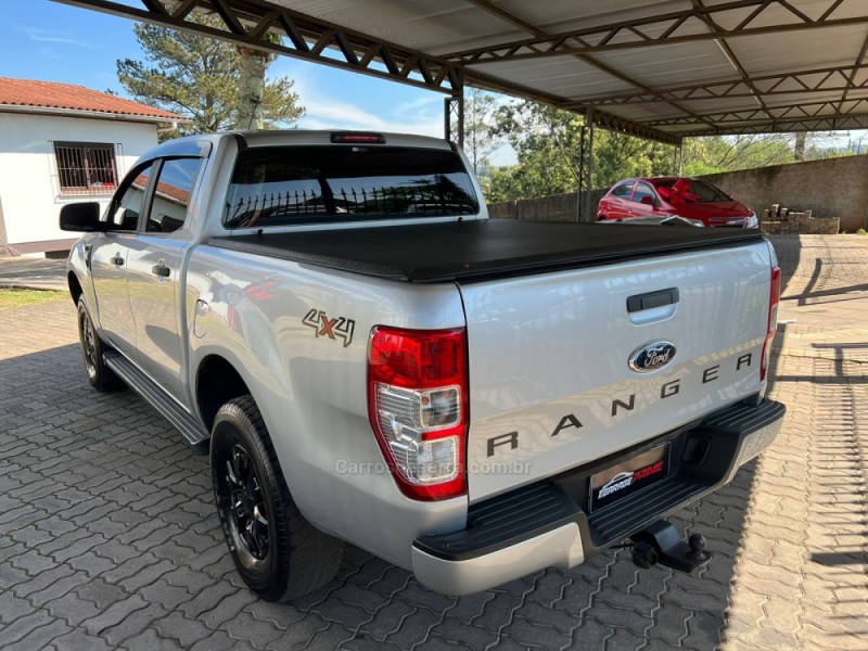 RANGER 3.2 XLT 4X4 CD 20V DIESEL 4P AUTOMÁTICO - 2013 - SãO SEBASTIãO DO CAí