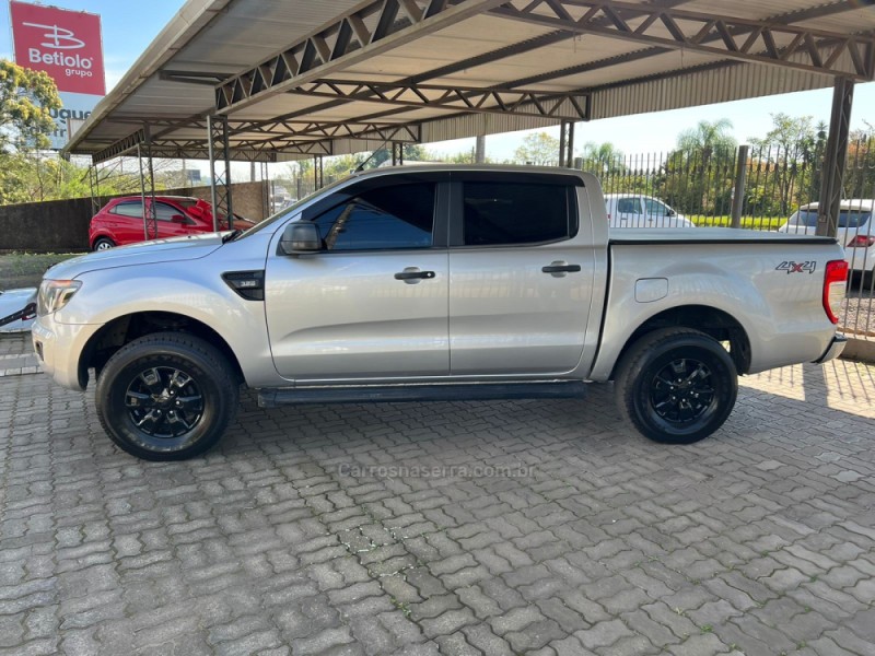 RANGER 3.2 XLT 4X4 CD 20V DIESEL 4P AUTOMÁTICO - 2013 - SãO SEBASTIãO DO CAí