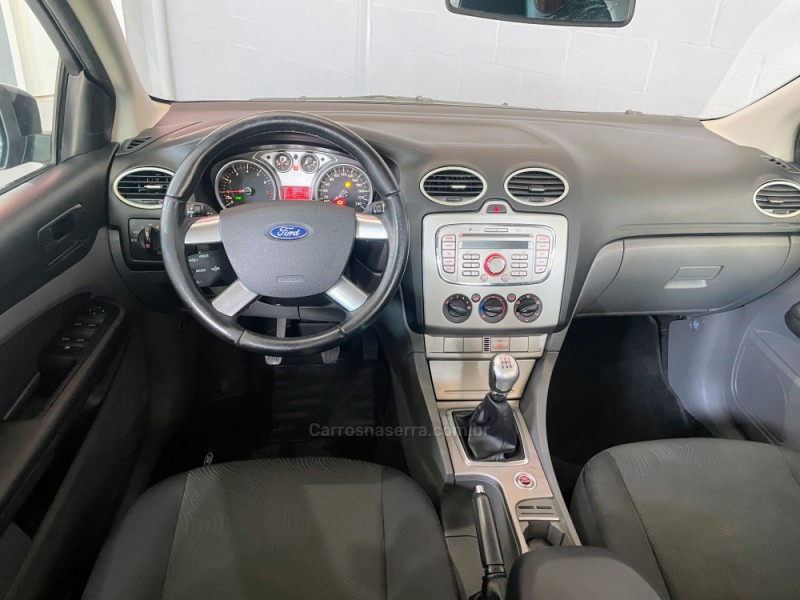 FOCUS 2.0 GLX 16V FLEX 4P MANUAL - 2012 - ESTâNCIA VELHA