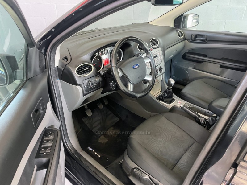 FOCUS 2.0 GLX 16V FLEX 4P MANUAL - 2012 - ESTâNCIA VELHA