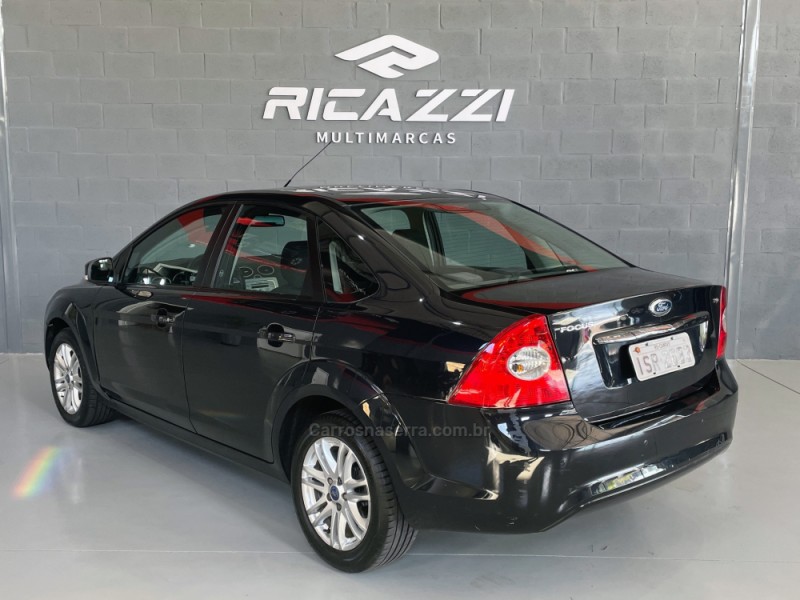 FOCUS 2.0 GLX 16V FLEX 4P MANUAL - 2012 - ESTâNCIA VELHA