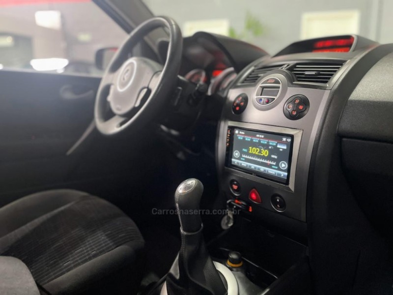 MÉGANE 1.6 DYNAMIQUE GRAND TOUR 16V FLEX 4P MANUAL - 2011 - NOVO HAMBURGO