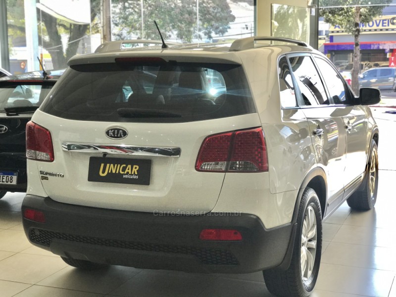 SORENTO 2.4 EX2 4X2 16V GASOLINA 4P AUTOMÁTICO - 2012 - PASSO FUNDO