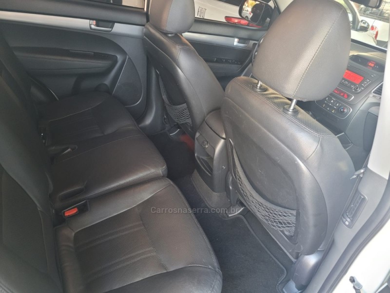 SORENTO 2.4 EX2 4X2 16V GASOLINA 4P AUTOMÁTICO - 2015 - CAXIAS DO SUL