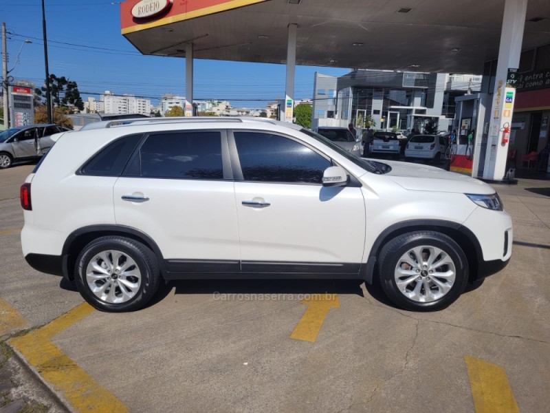 SORENTO 2.4 EX2 4X2 16V GASOLINA 4P AUTOMÁTICO - 2015 - CAXIAS DO SUL