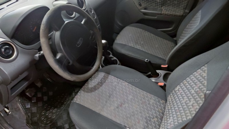 FIESTA 1.0 MPI SUPERCHARGER 8V GASOLINA 4P MANUAL - 2004 - CAXIAS DO SUL