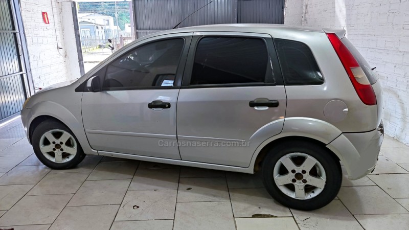 FIESTA 1.0 MPI SUPERCHARGER 8V GASOLINA 4P MANUAL - 2004 - CAXIAS DO SUL