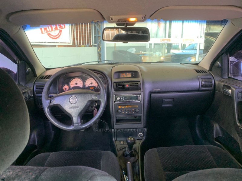 ASTRA 2.0 MPFI ADVANTAGE 8V FLEX 4P MANUAL - 2011 - PORTãO
