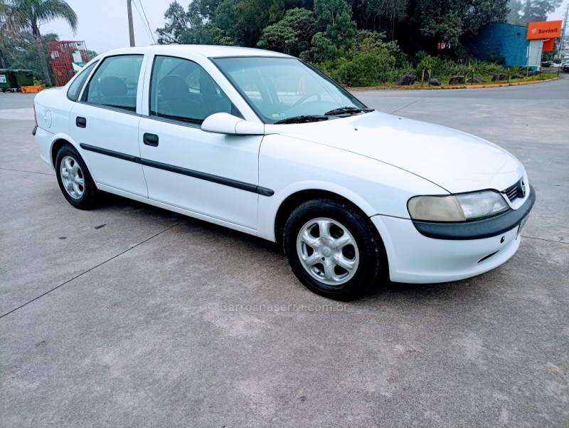 VECTRA 2.2 MPFI GLS 8V GASOLINA 4P MANUAL - 1999 - CAXIAS DO SUL