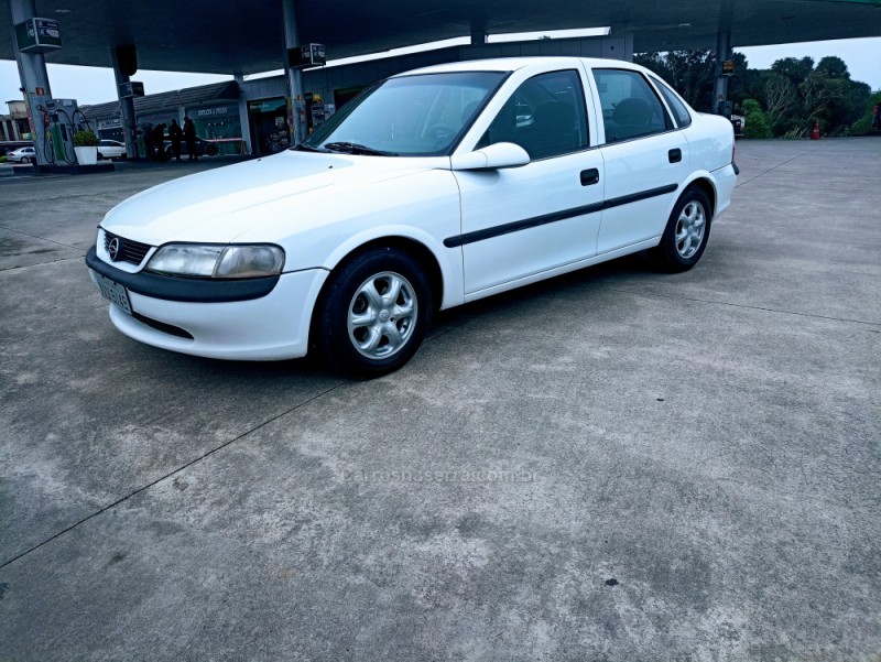 VECTRA 2.2 MPFI GLS 8V GASOLINA 4P MANUAL