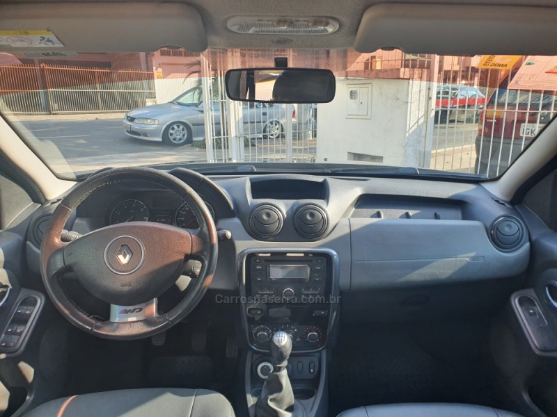 DUSTER 2.0 TECH ROAD II 4X4 16V FLEX 4P MANUAL - 2014 - CAXIAS DO SUL