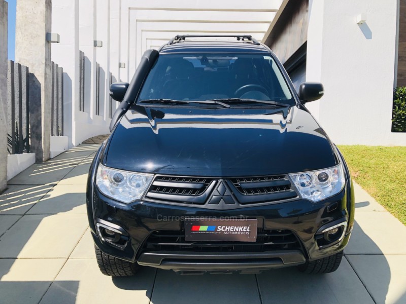 pajero 3.5 hpe 4x4 7 lugares v6 24v flex 4p automatico 2017 nova petropolis