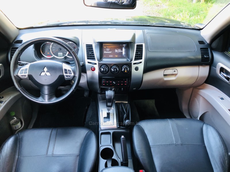 PAJERO 3.5 HPE 4X4 7 LUGARES V6 24V FLEX 4P AUTOMÁTICO - 2017 - NOVA PETRóPOLIS