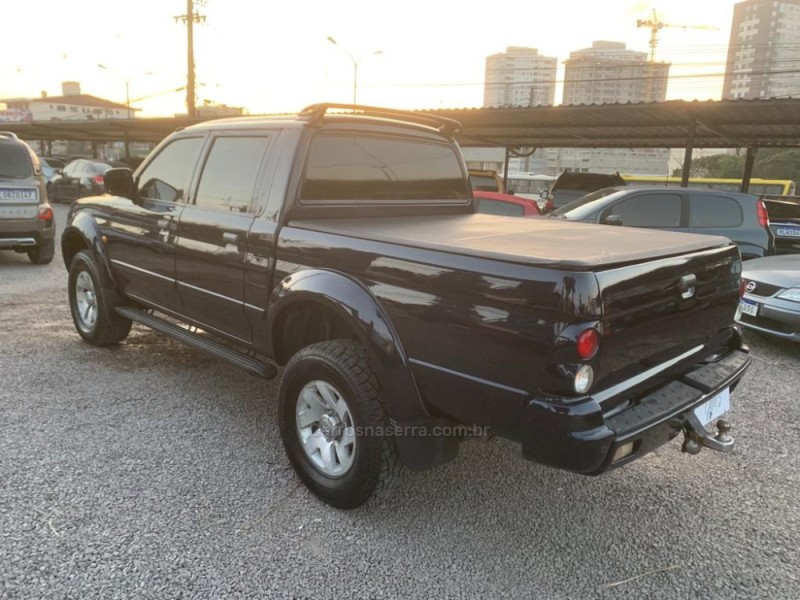 L200 2.5 SPORT HPE 4X4 CD 8V TURBO INTERCOOLER DIESEL 4P MANUAL - 2004 - CAXIAS DO SUL