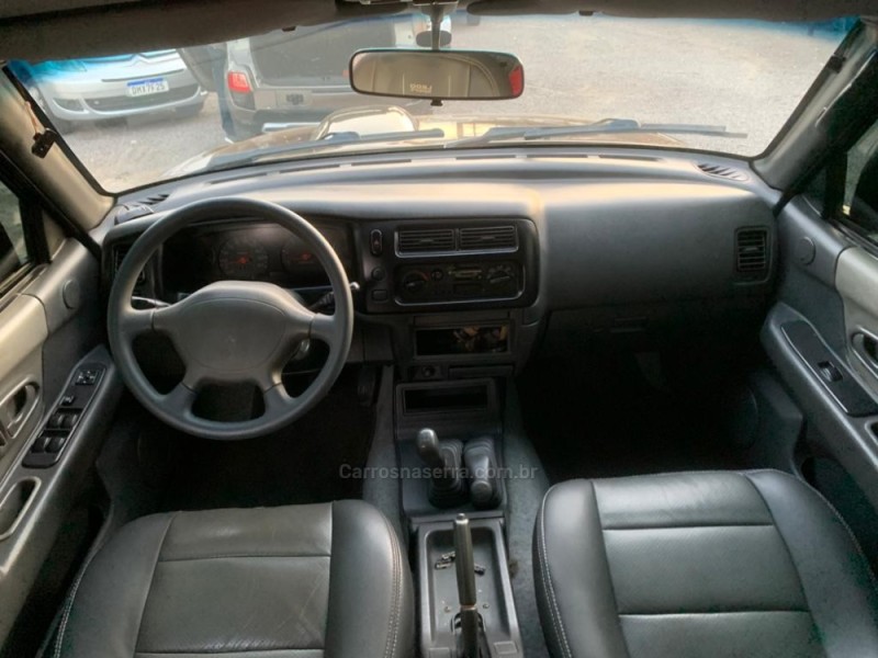 L200 2.5 SPORT HPE 4X4 CD 8V TURBO INTERCOOLER DIESEL 4P MANUAL - 2004 - CAXIAS DO SUL