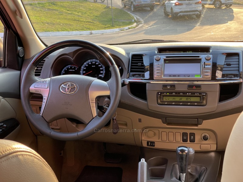 HILUX SW4 3.0 SRV 4X4 7 LUGARES 16V TURBO INTERCOOLER DIESEL 4P AUTOMÁTICO - 2012 - FARROUPILHA