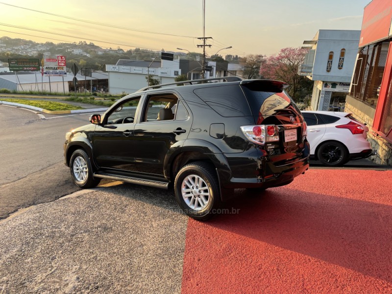 HILUX SW4 3.0 SRV 4X4 7 LUGARES 16V TURBO INTERCOOLER DIESEL 4P AUTOMÁTICO - 2012 - FARROUPILHA