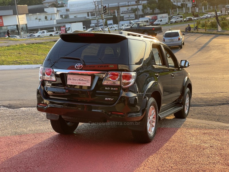 HILUX SW4 3.0 SRV 4X4 7 LUGARES 16V TURBO INTERCOOLER DIESEL 4P AUTOMÁTICO - 2012 - FARROUPILHA