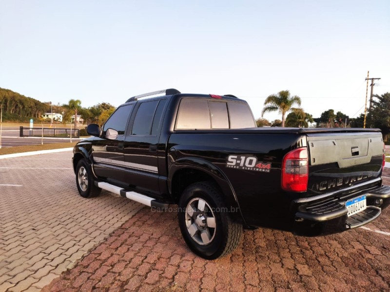 S10 2.8 EXECUTIVE 4X4 CD 12V TURBO INTERCOOLER DIESEL 4P MANUAL - 2011 - FARROUPILHA