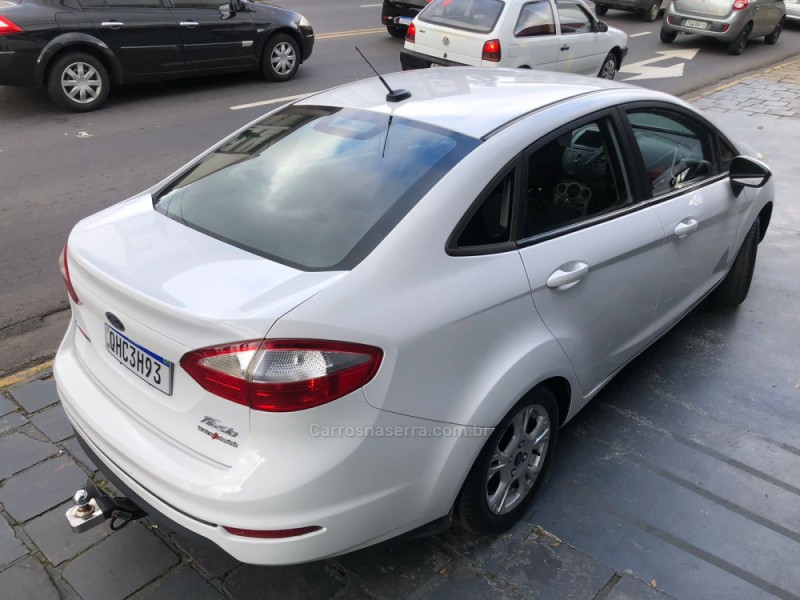 FIESTA 1.6 SE PLUS SEDAN 16V FLEX 4P AUTOMÁTICO - 2015 - CAXIAS DO SUL