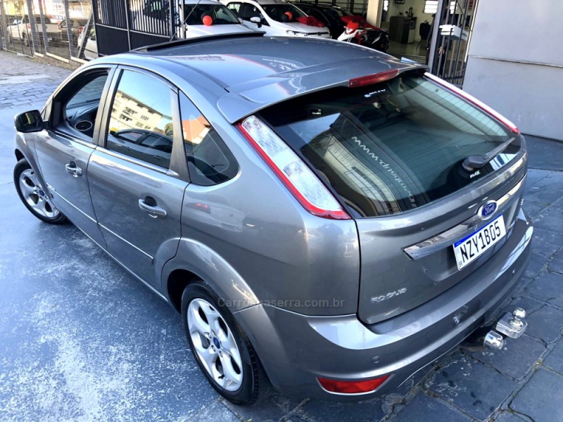 FOCUS 2.0 TITANIUM PLUS 16V FLEX 4P AUTOMÁTICO - 2012 - CAXIAS DO SUL