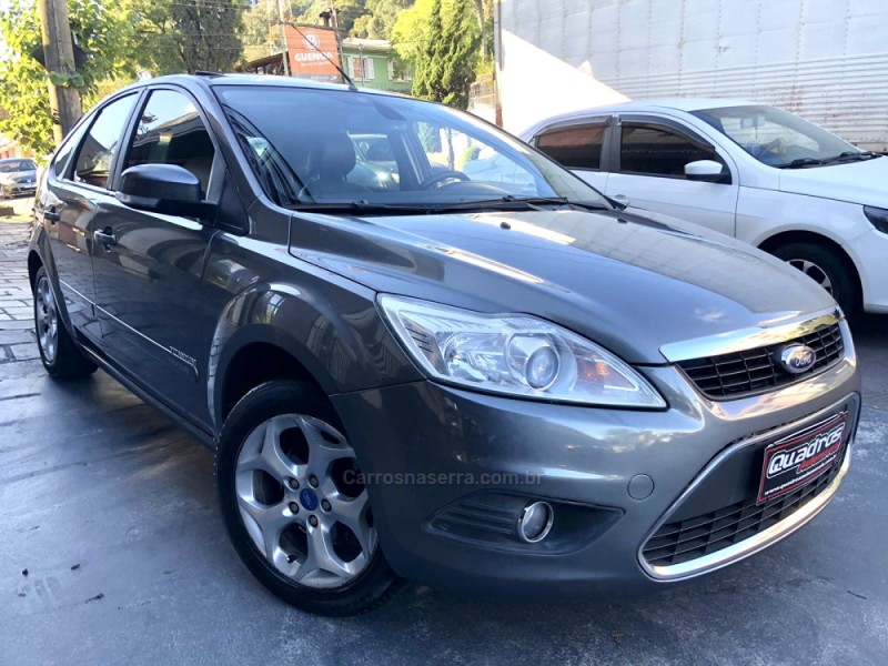 FOCUS 2.0 TITANIUM PLUS 16V FLEX 4P AUTOMÁTICO - 2012 - CAXIAS DO SUL