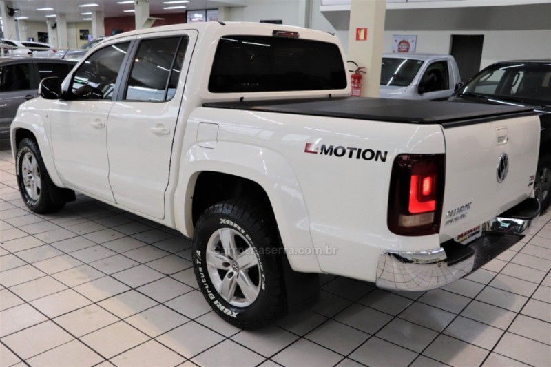 AMAROK 2.0 HIGHLINE 4X4 CD 16V TURBO INTERCOOLER DIESEL 4P AUTOMÁTICO - 2017 - CAXIAS DO SUL