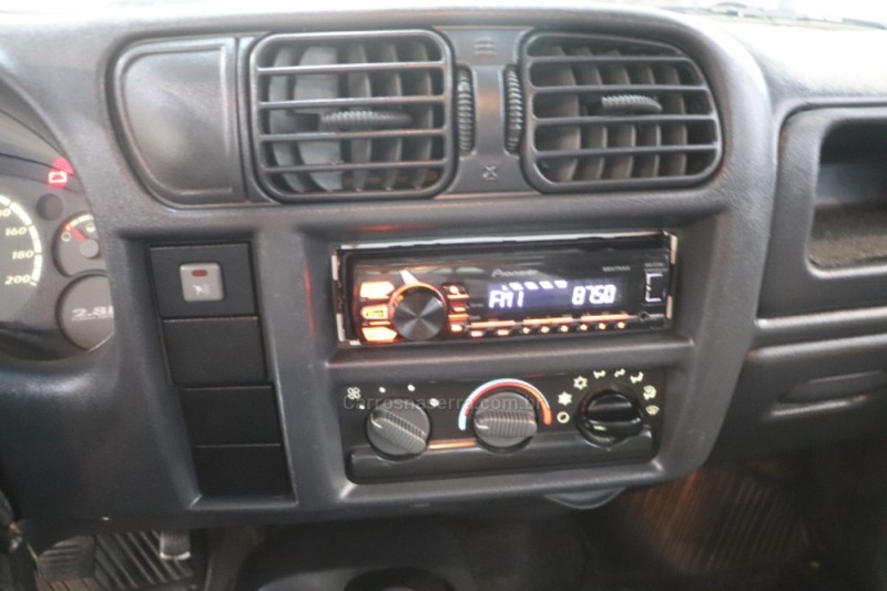 S10 2.8 DLX 4X2 CD 12V TURBO INTERCOOLER DIESEL 4P MANUAL - 2004 - CAXIAS DO SUL