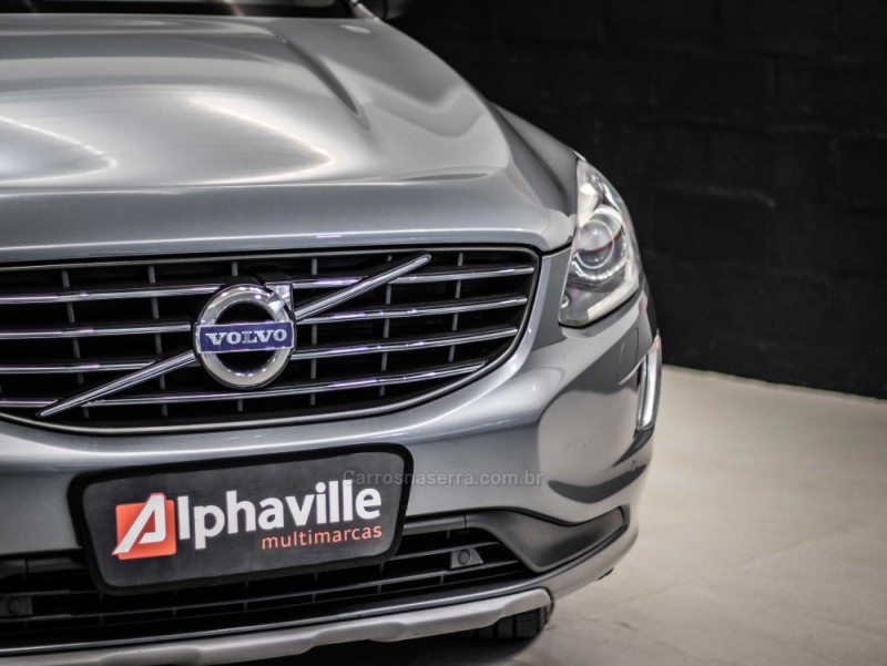 XC60 2.4 D5 MOMENTUM DIESEL AWD 4P AUTOMÁTICO - 2017 - CAXIAS DO SUL