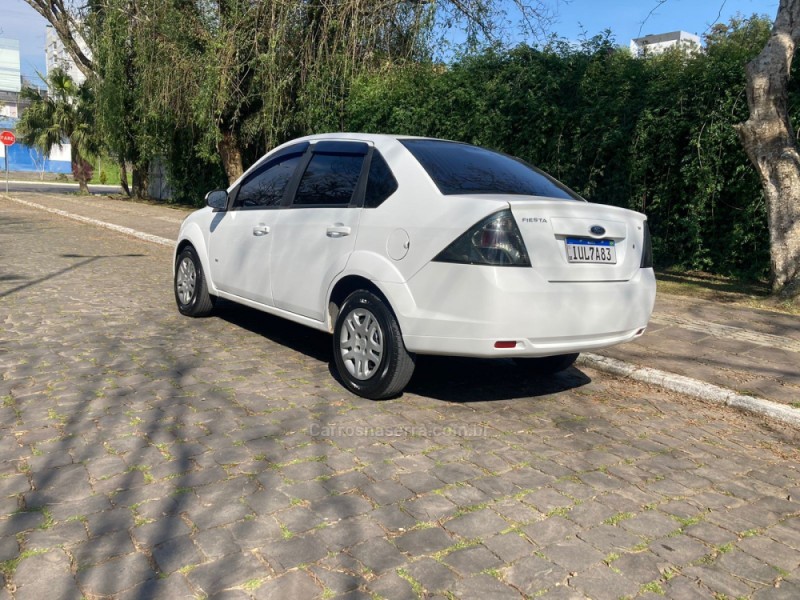 FIESTA 1.6 ROCAM SE SEDAN 8V FLEX 4P MANUAL - 2014 - FARROUPILHA