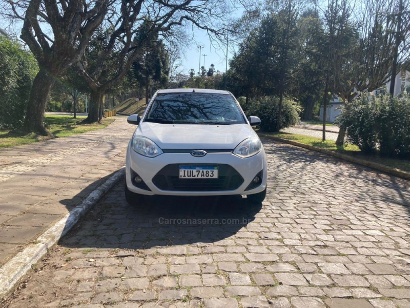 FIESTA 1.6 ROCAM SE SEDAN 8V FLEX 4P MANUAL - 2014 - FARROUPILHA