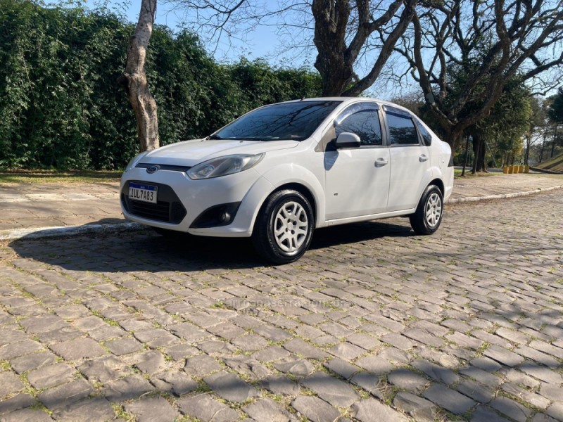 fiesta 1.6 rocam se sedan 8v flex 4p manual 2014 farroupilha