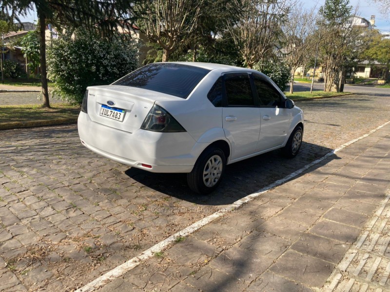 FIESTA 1.6 ROCAM SE SEDAN 8V FLEX 4P MANUAL - 2014 - FARROUPILHA