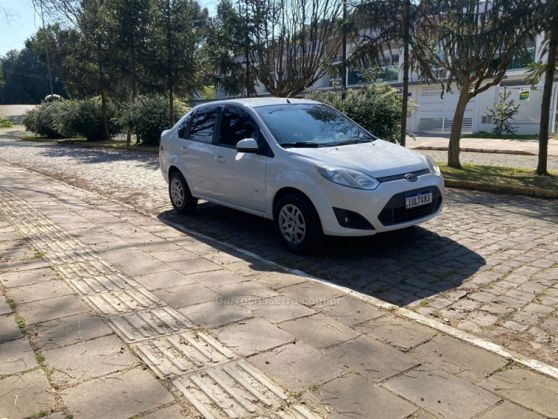 FIESTA 1.6 ROCAM SE SEDAN 8V FLEX 4P MANUAL - 2014 - FARROUPILHA