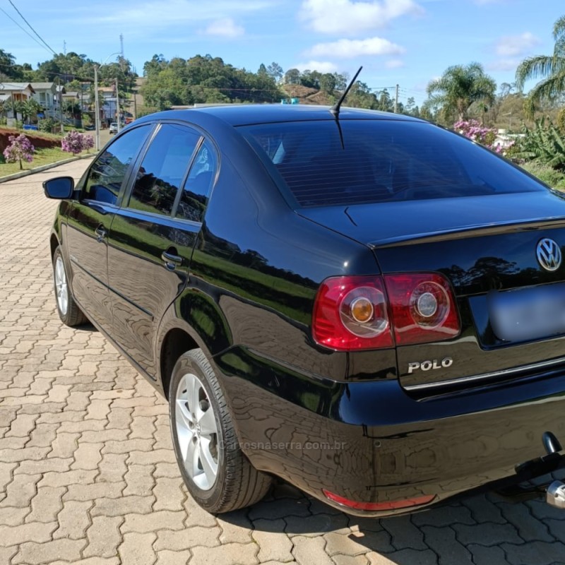 POLO SEDAN 1.6 MI COMFORTLINE 8V FLEX 4P MANUAL - 2014 - BENTO GONçALVES