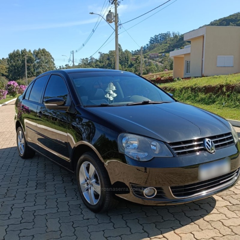 POLO SEDAN 1.6 MI COMFORTLINE 8V FLEX 4P MANUAL