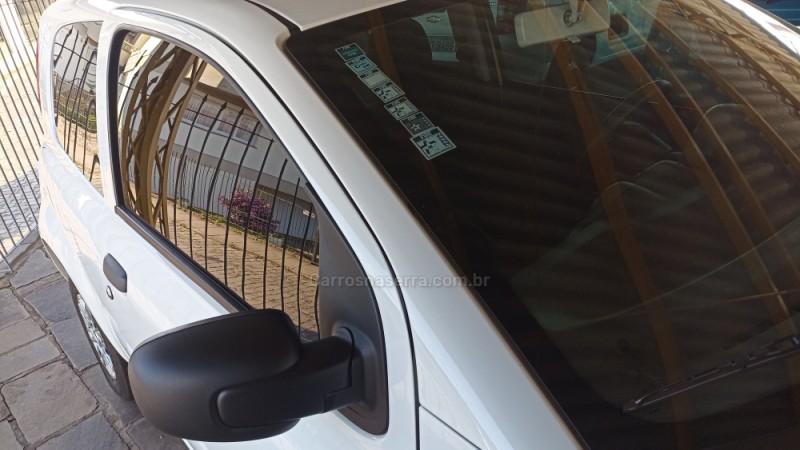 UNO 1.0 EVO VIVACE 8V FLEX 2P MANUAL - 2014 - VERANóPOLIS