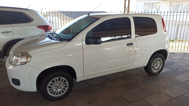 UNO 1.0 EVO VIVACE 8V FLEX 2P MANUAL - 2014 - VERANóPOLIS
