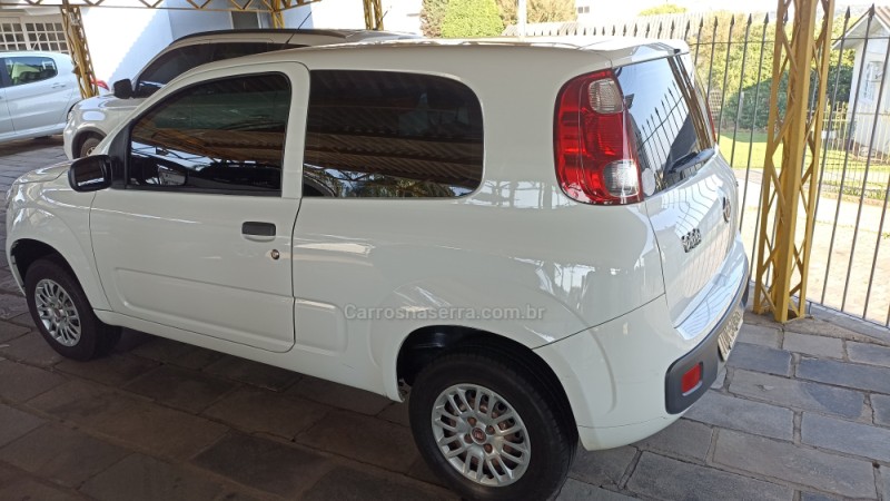 UNO 1.0 EVO VIVACE 8V FLEX 2P MANUAL - 2014 - VERANóPOLIS