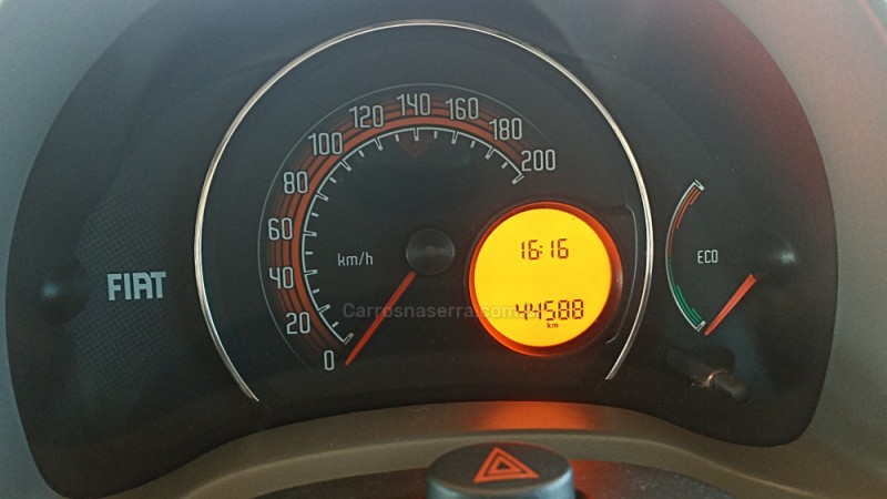 UNO 1.0 EVO VIVACE 8V FLEX 2P MANUAL - 2014 - VERANóPOLIS