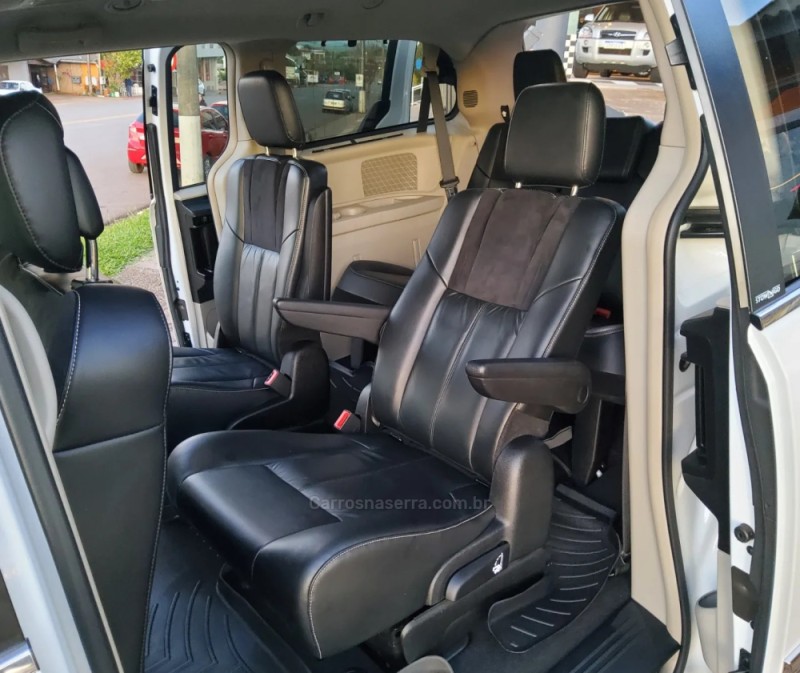 TOWN & COUNTRY 3.6 LIMITED V6 24V GASOLINA 4P AUTOMÁTICO - 2014 - NãO-ME-TOQUE