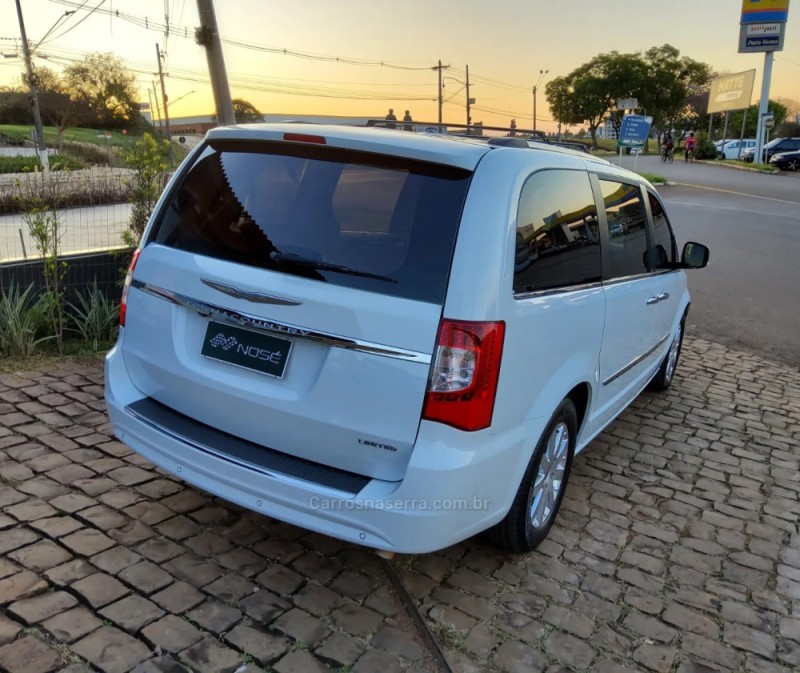 TOWN & COUNTRY 3.6 LIMITED V6 24V GASOLINA 4P AUTOMÁTICO - 2014 - NãO-ME-TOQUE