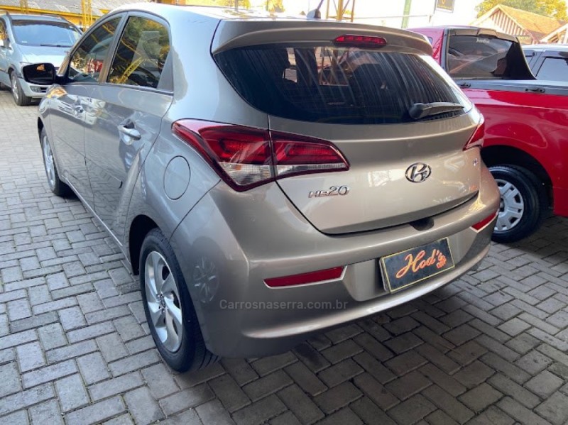 HB20 1.6 COMFORT PLUS 16V FLEX 4P MANUAL - 2017 - CANELA