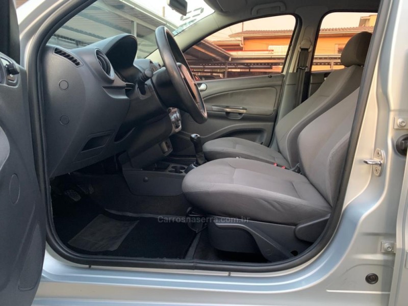 VOYAGE 1.0 MI 8V FLEX 4P MANUAL - 2011 - CAXIAS DO SUL
