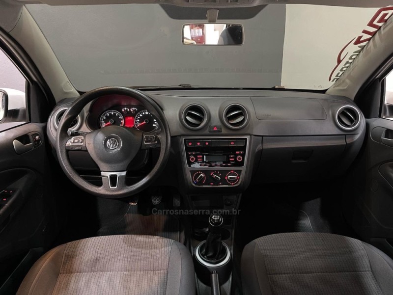 VOYAGE 1.6 MI TREND 8V FLEX 4P MANUAL - 2014 - ESTâNCIA VELHA